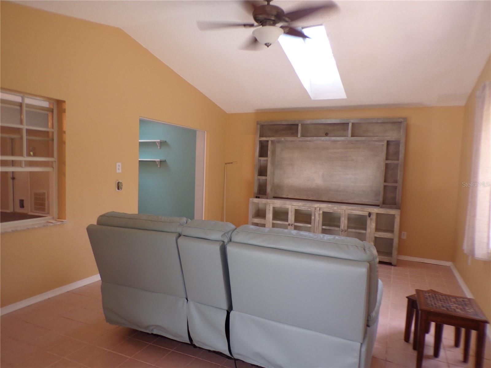 18407 Avon Avenue, FL