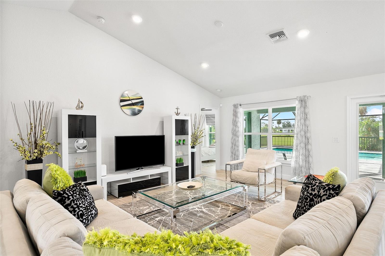 240 Caddy Road, FL