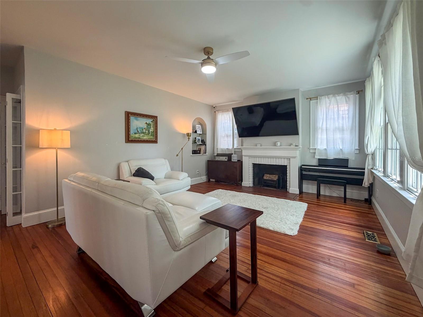 417 10th Street, FL