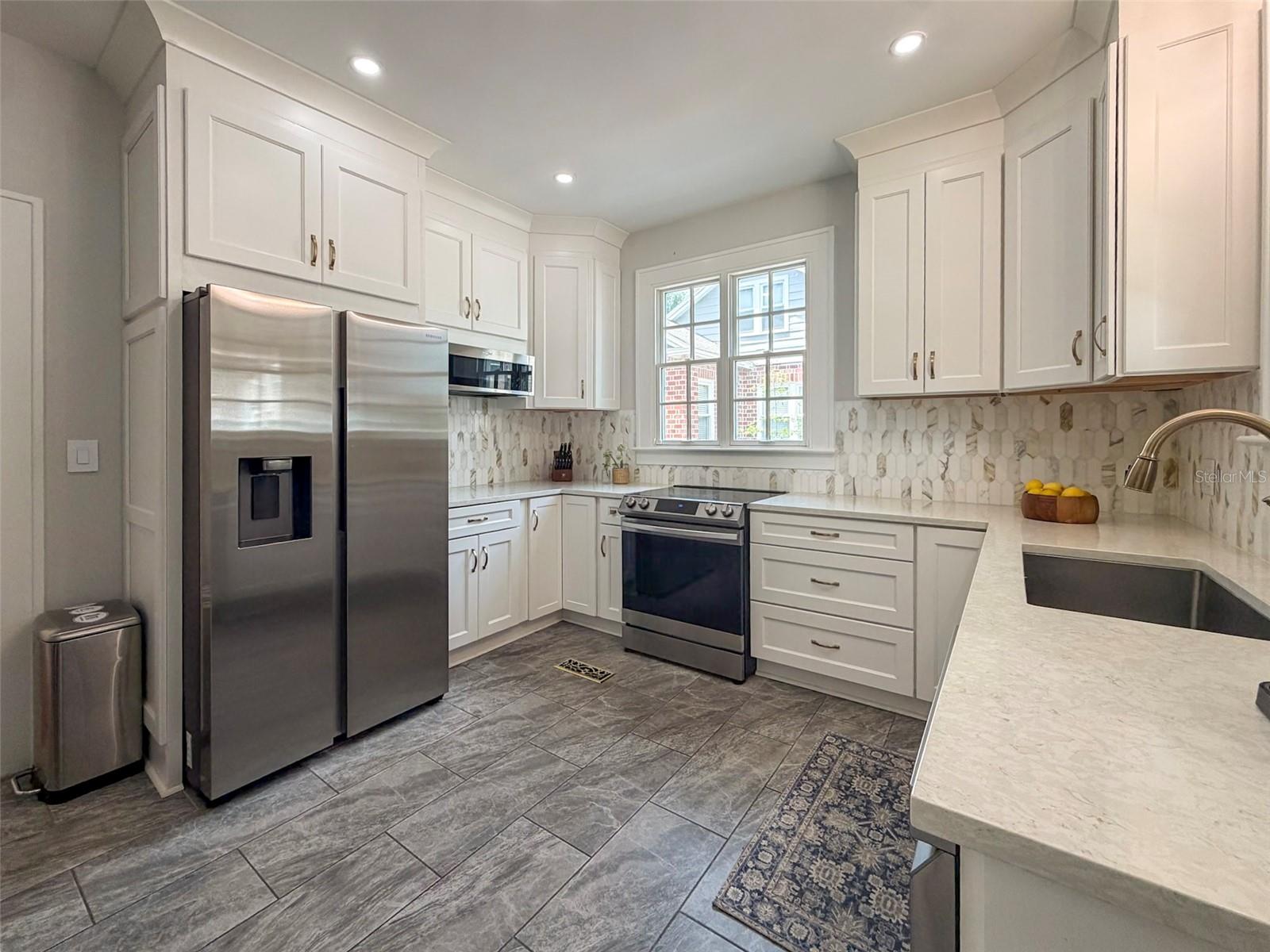 417 10th Street, FL