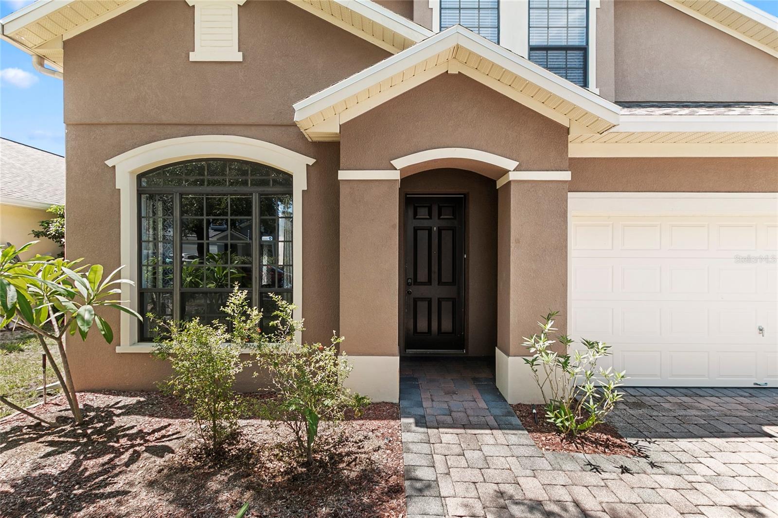 523 Lake Davenport Circle, FL