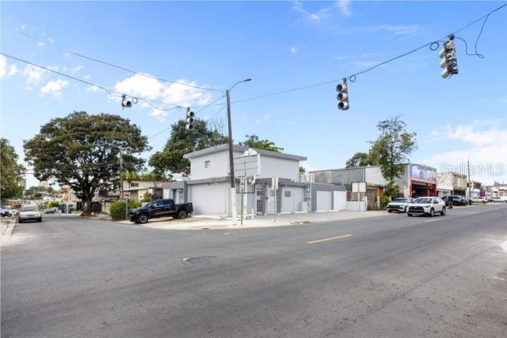 Las Lomas H 22 Ave. San Patricio, PR