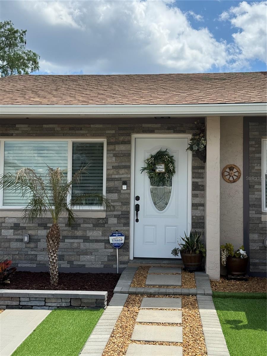 2710 Charing Cross Way, FL