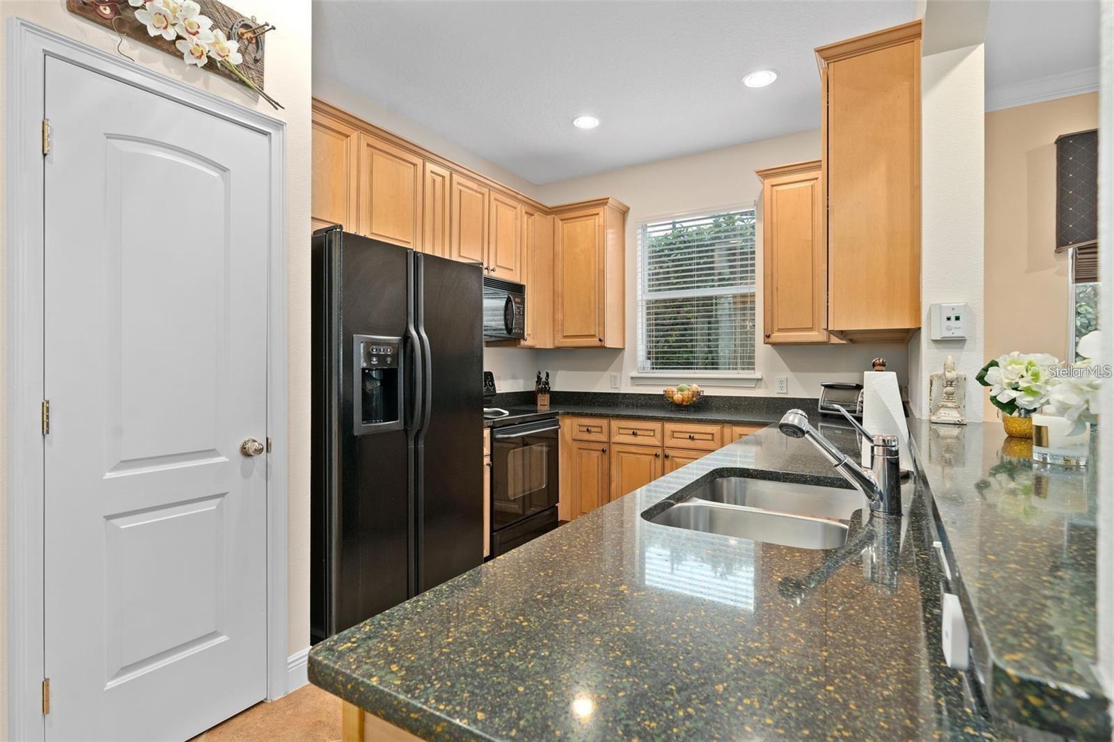 828 Ellwood Avenue, FL