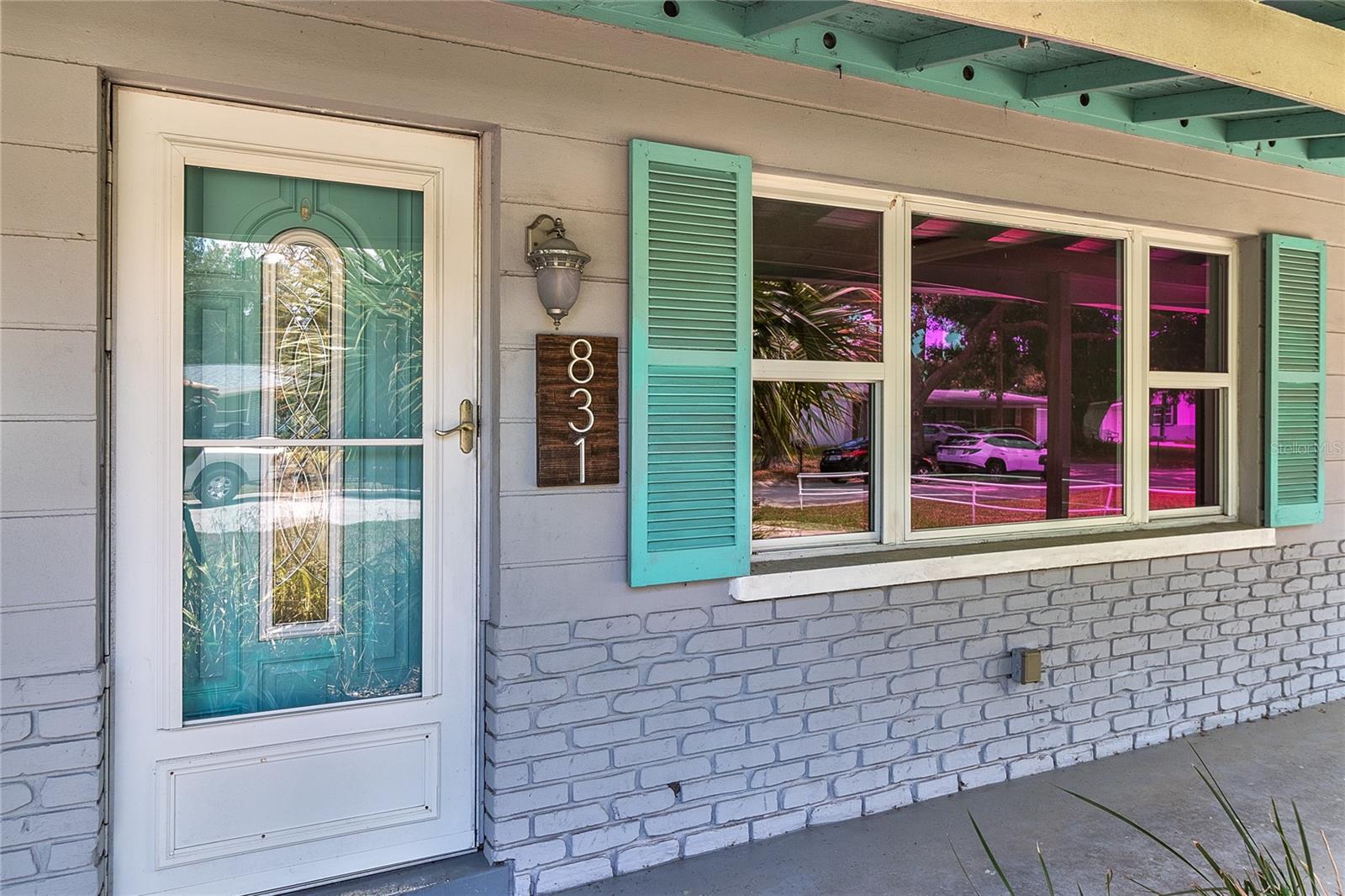 831 Lakeside Drive, FL