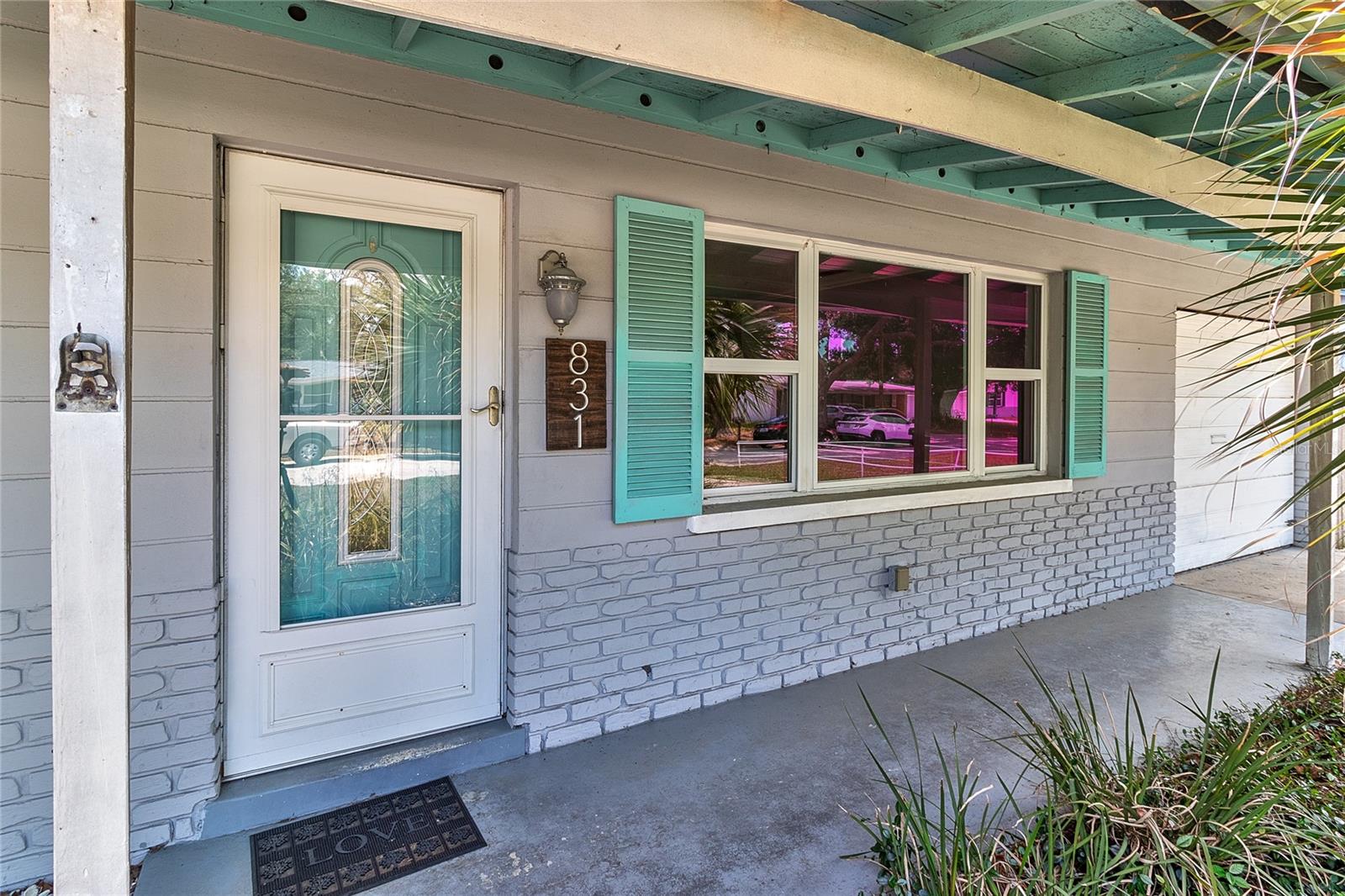831 Lakeside Drive, FL