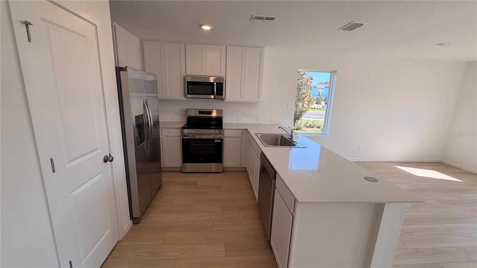 807 Lynx St, FL