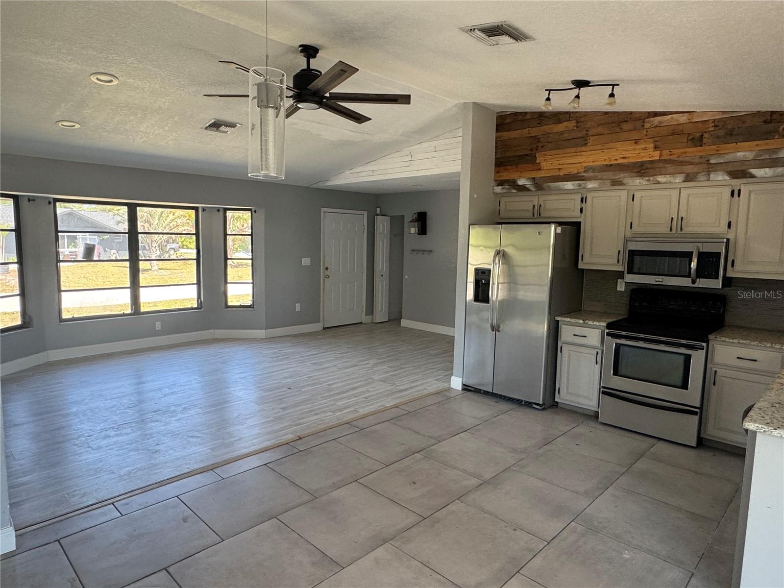 455 Lenoir Street, FL