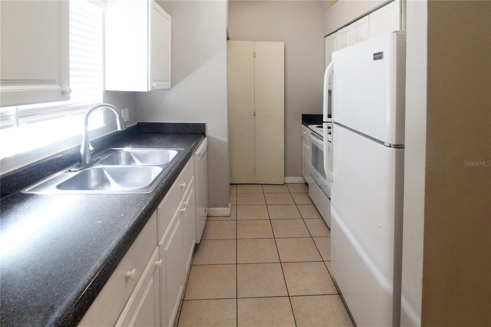 864 Hand Ave, FL
