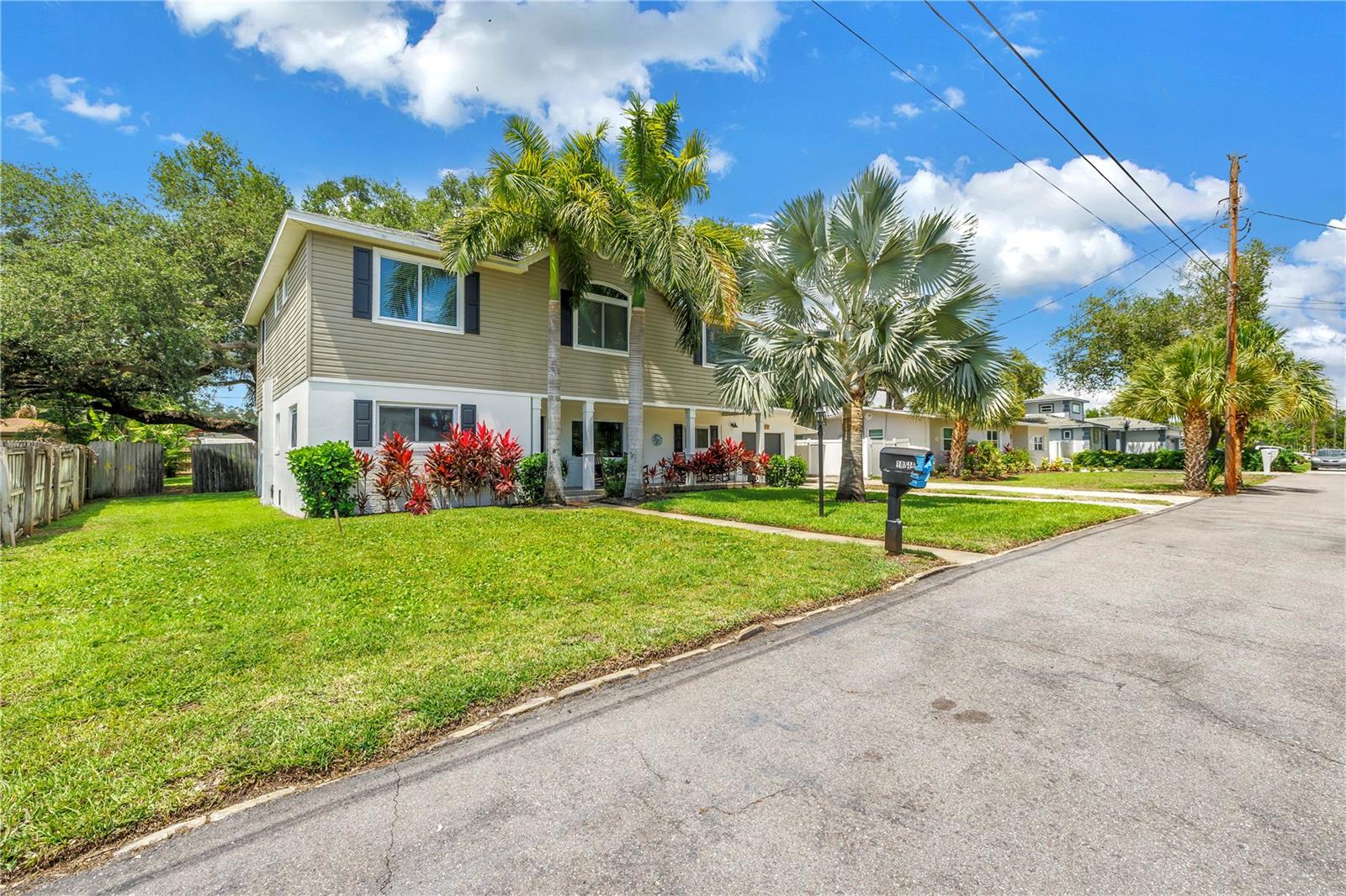 10819 Seminole Drive, FL