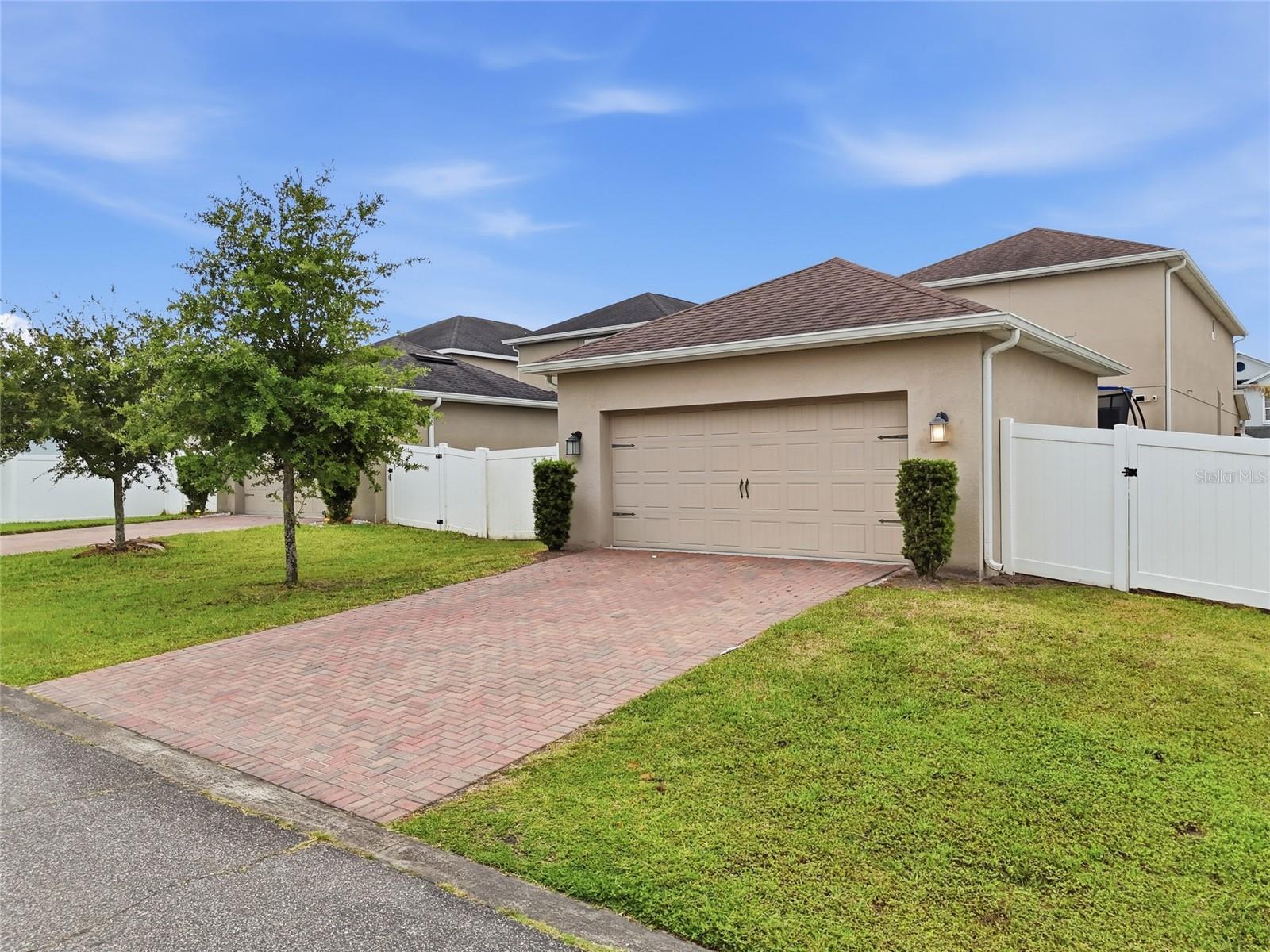 11007 Sycamore Woods Drive, FL