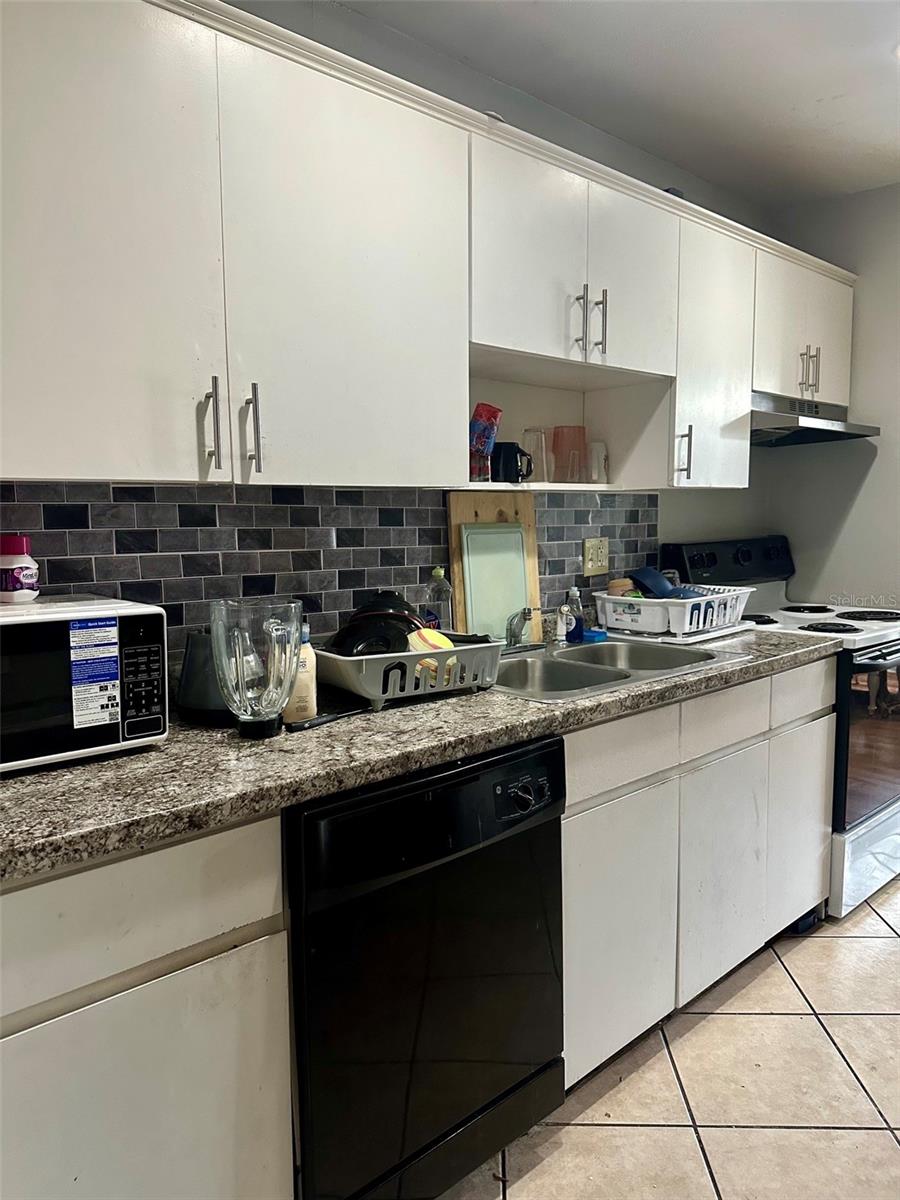 5137 Picadilly Circus Court, FL