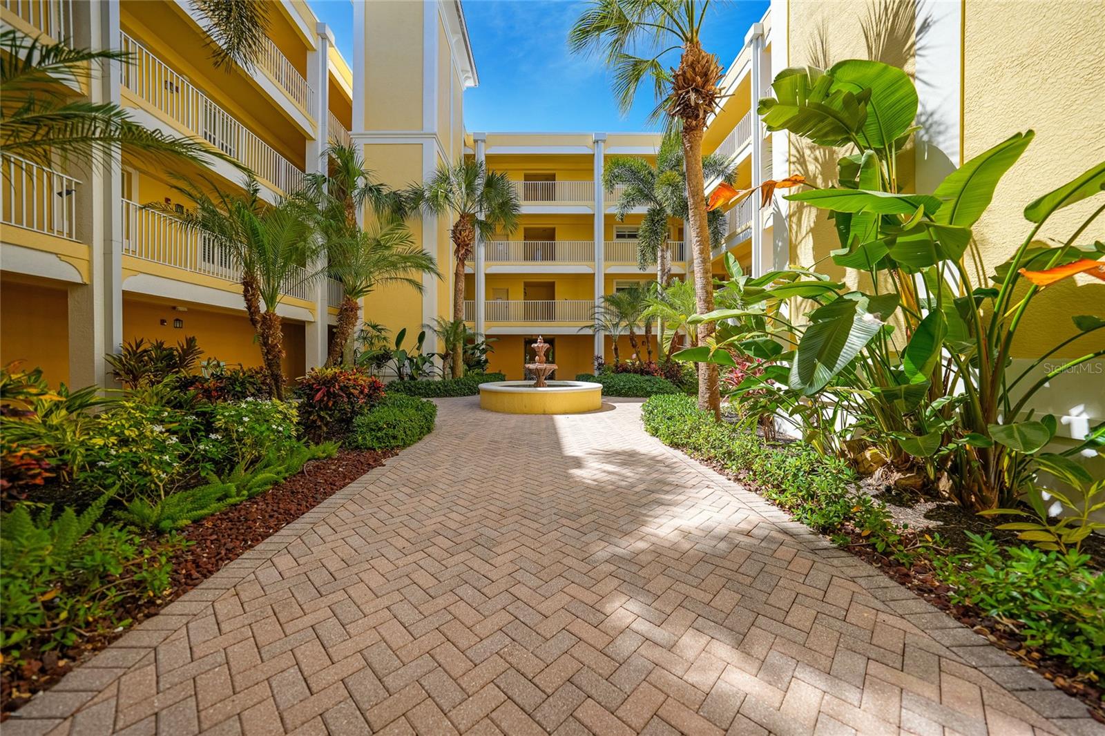 255 West End Drive, FL