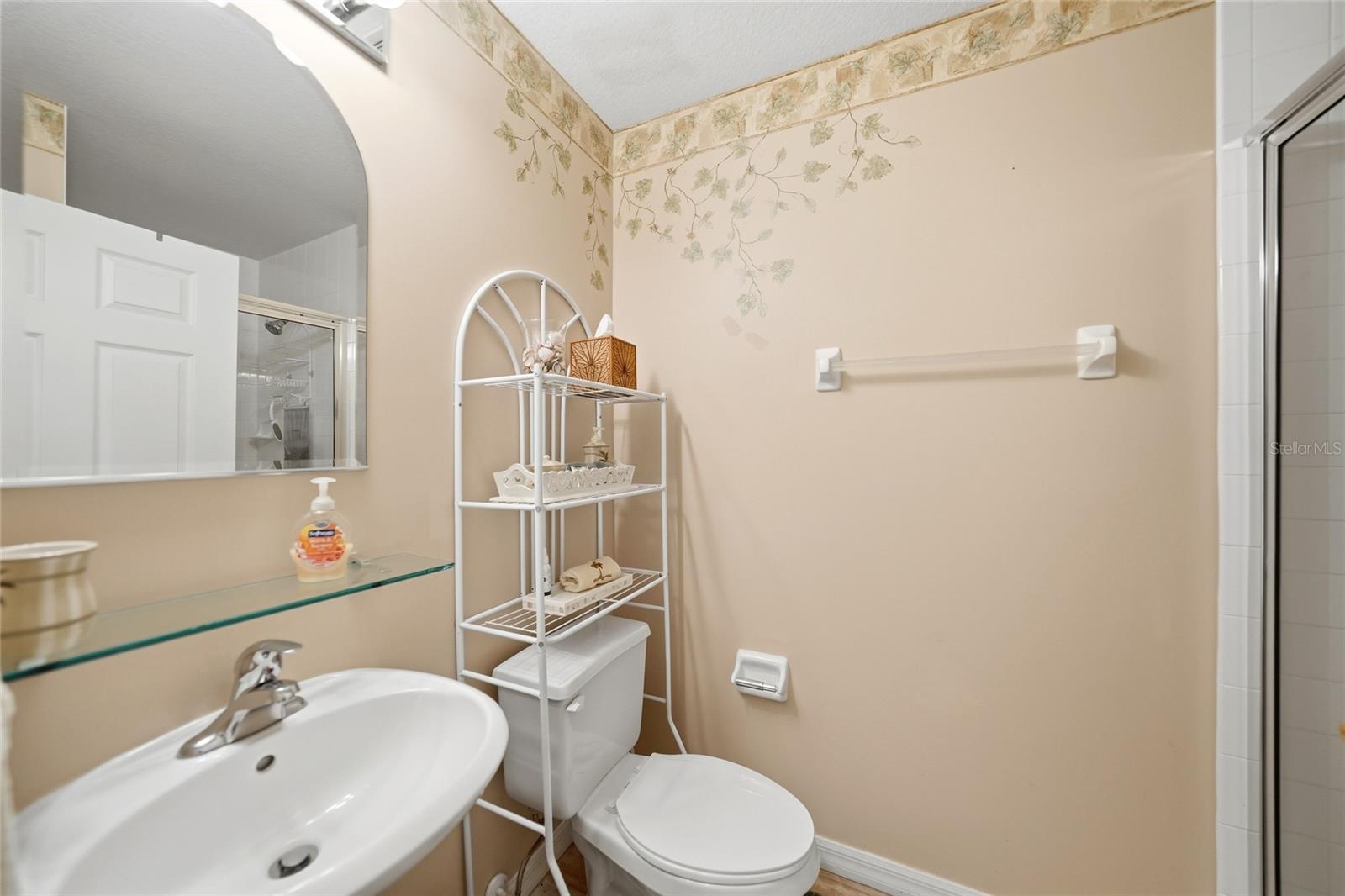 255 West End Drive, FL