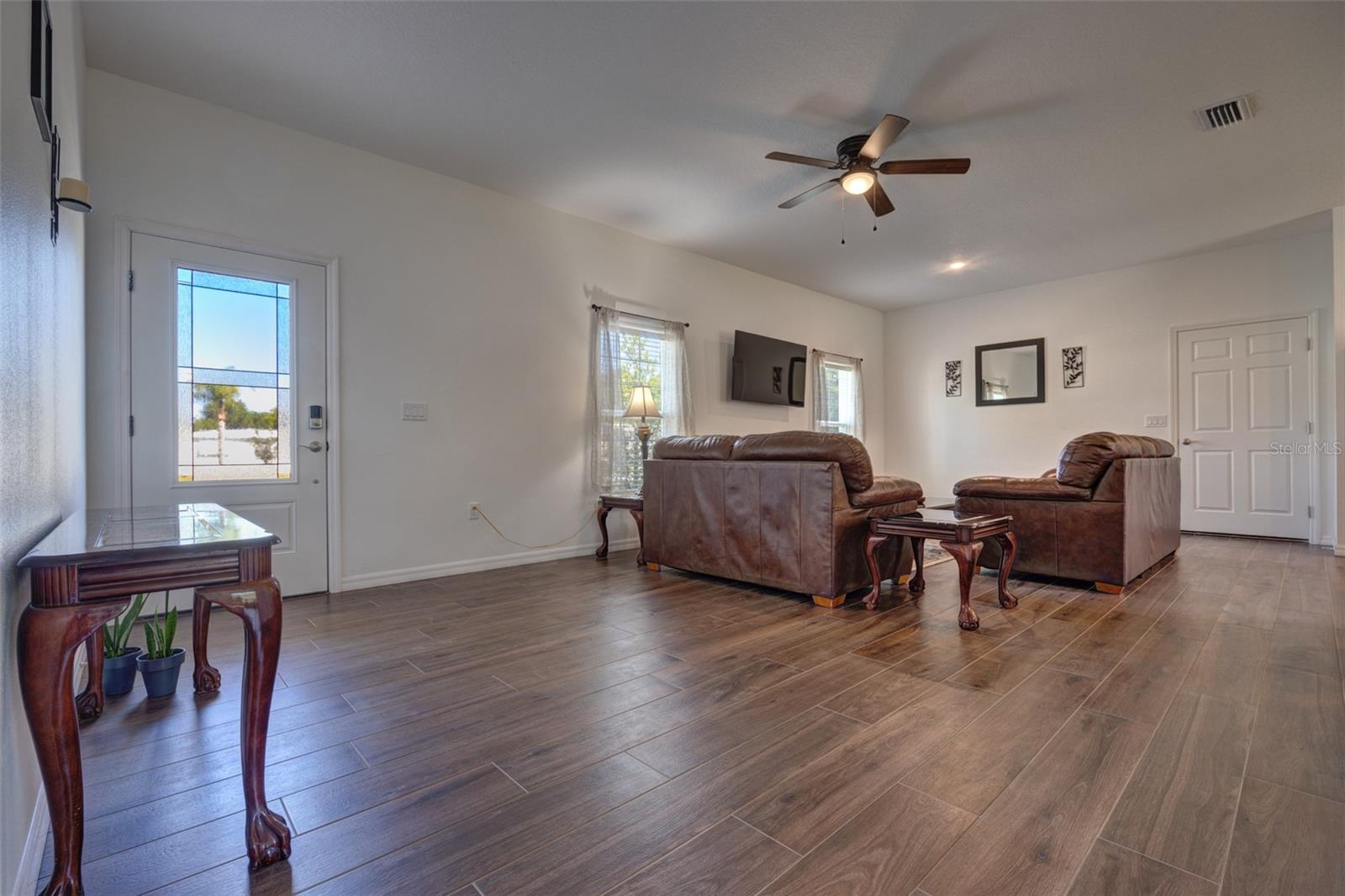 174 Dover Ln, FL