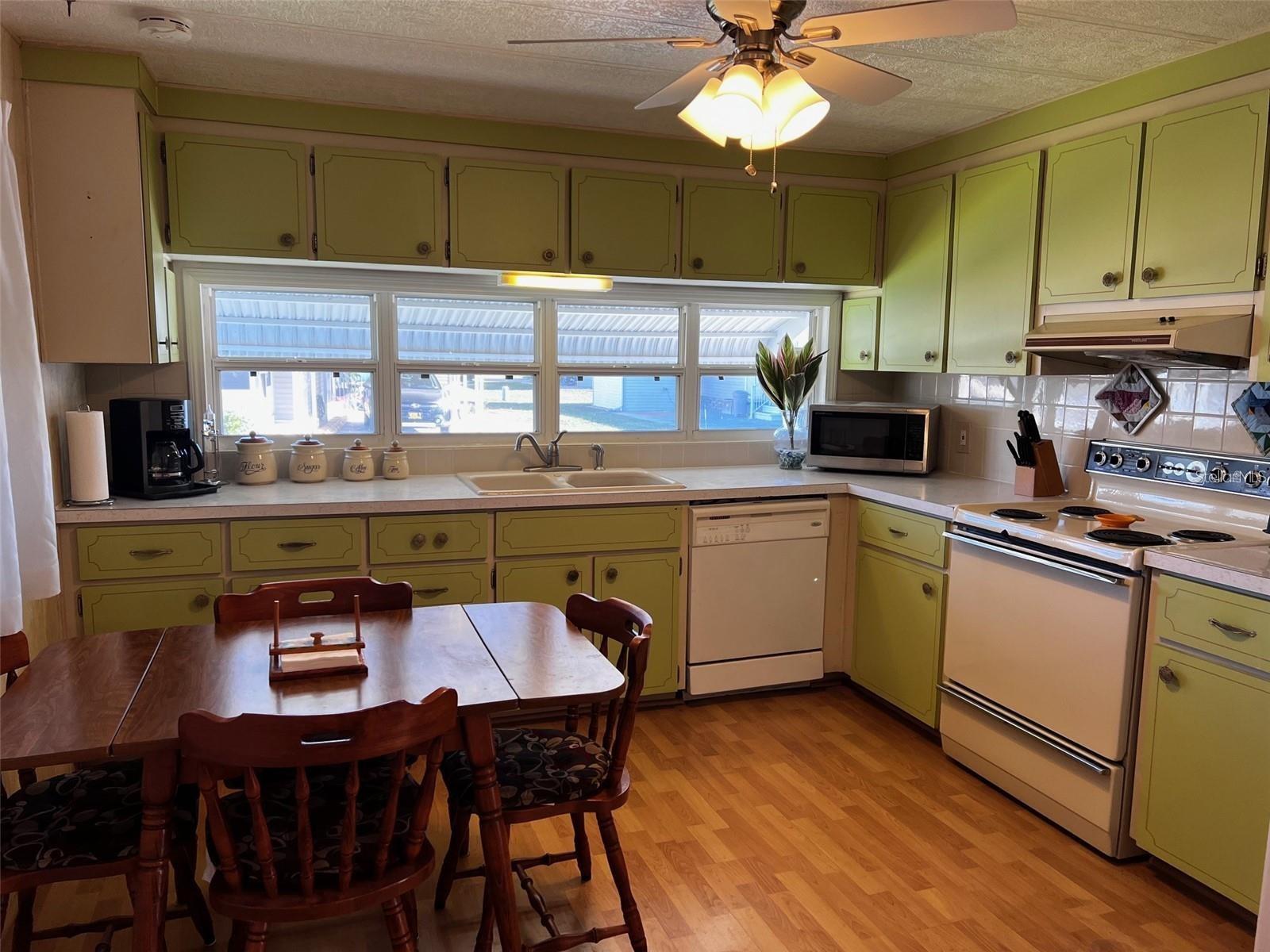 1000 Kings Highway, FL