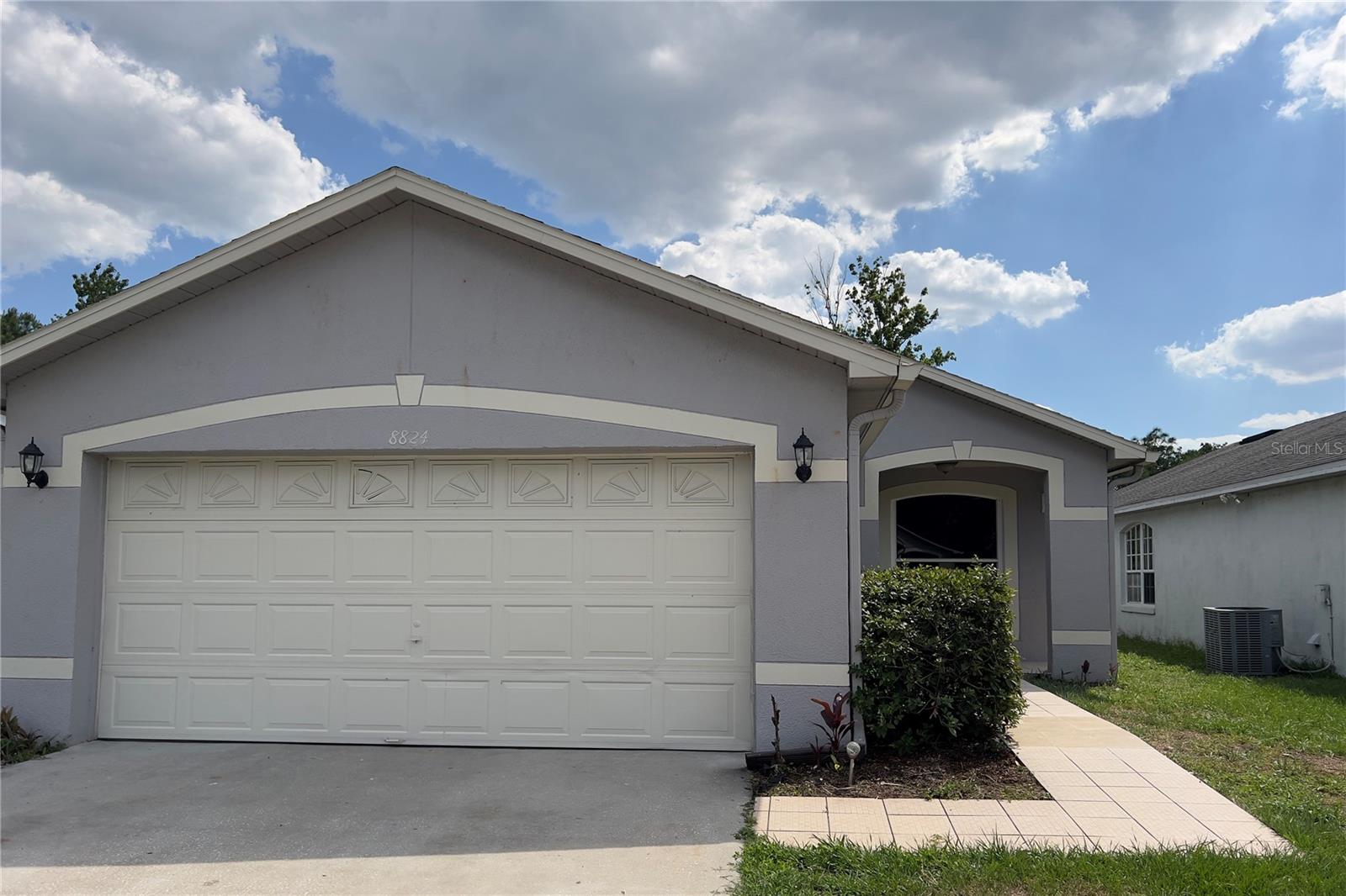 8824 Valencia Oaks Court, FL