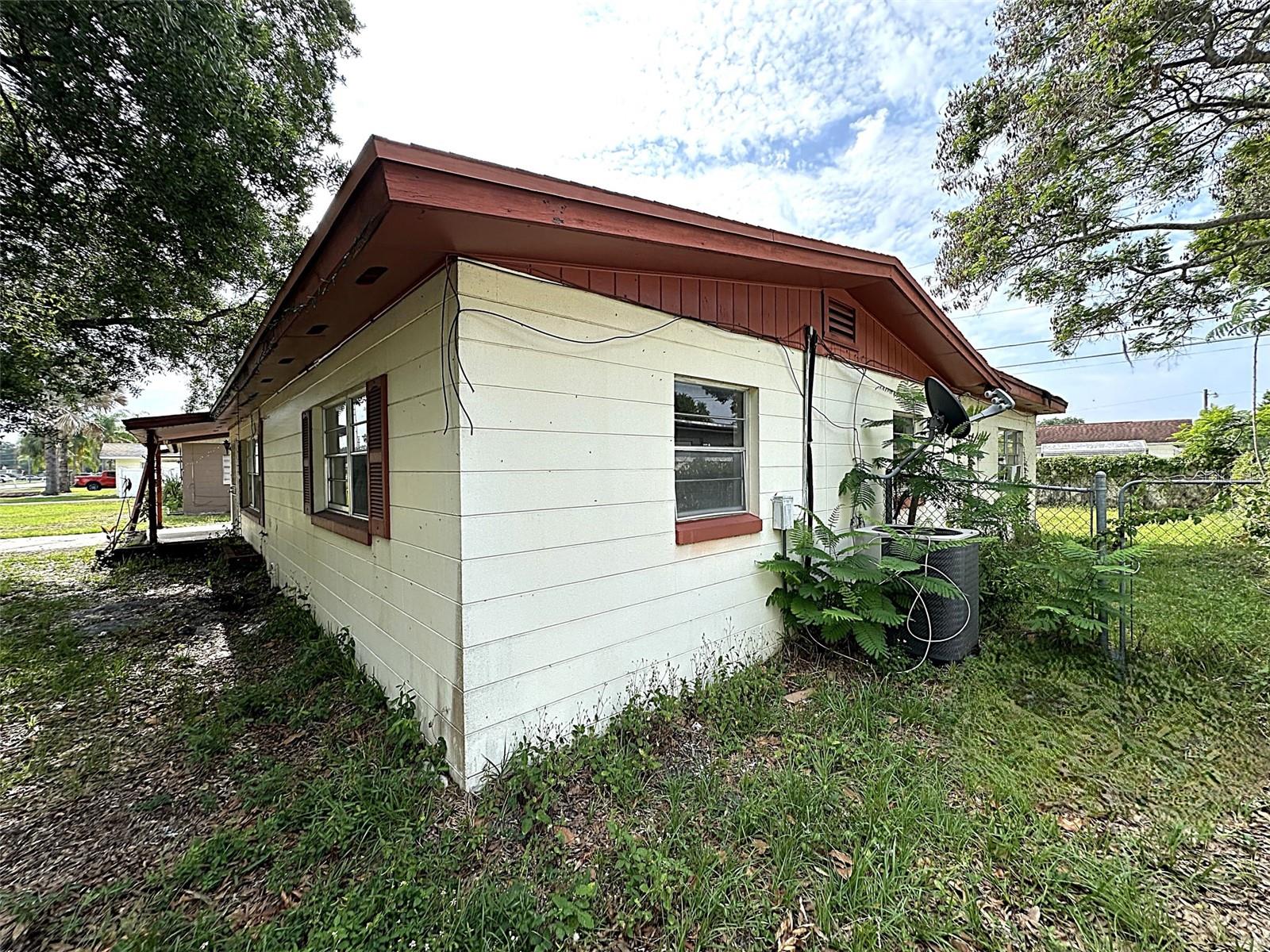 2722 Oak Street, FL