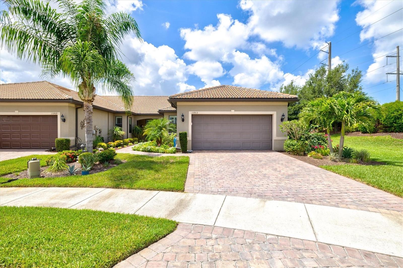 13913 Alafaya Street, FL