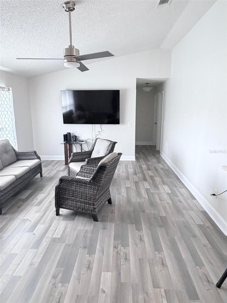 3237 London Avenue, FL