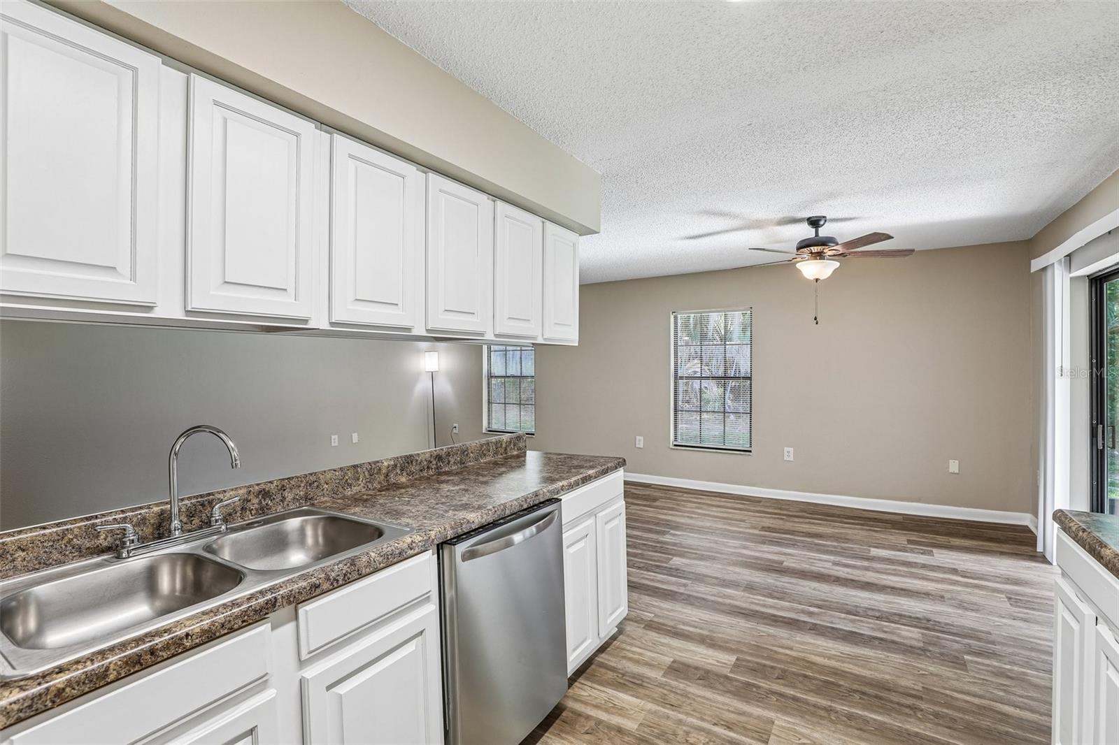 100 Oak Terrace Drive, FL