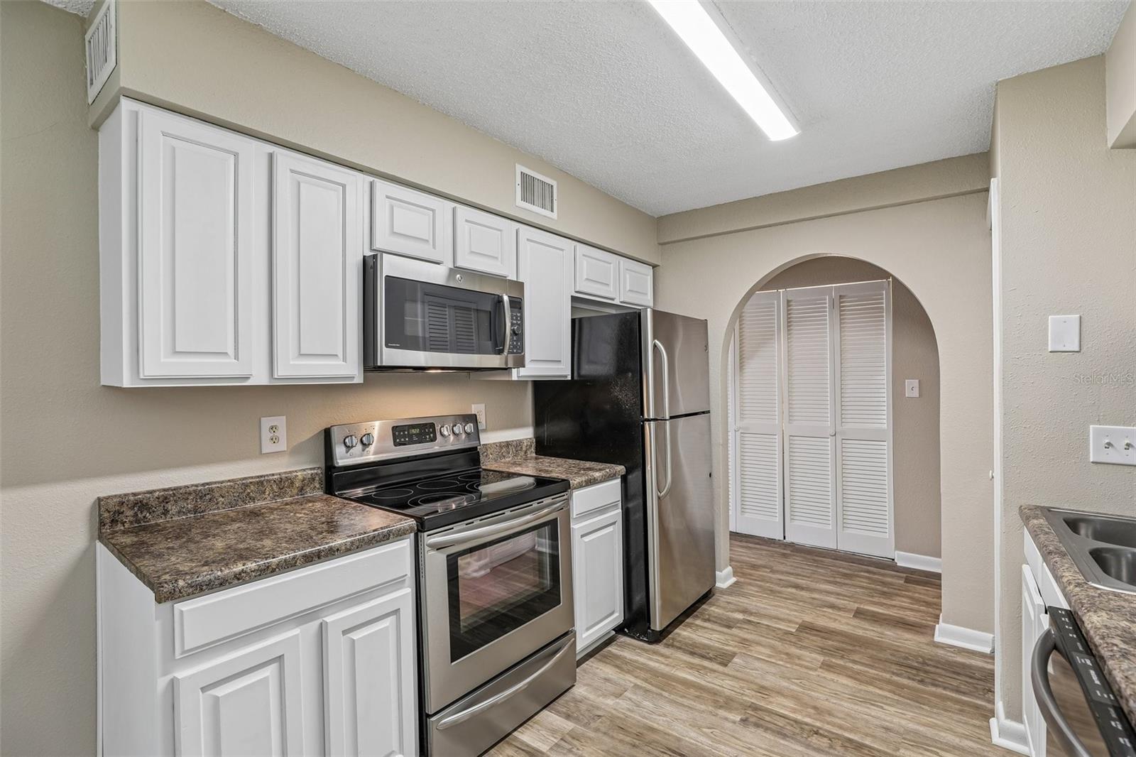 100 Oak Terrace Drive, FL