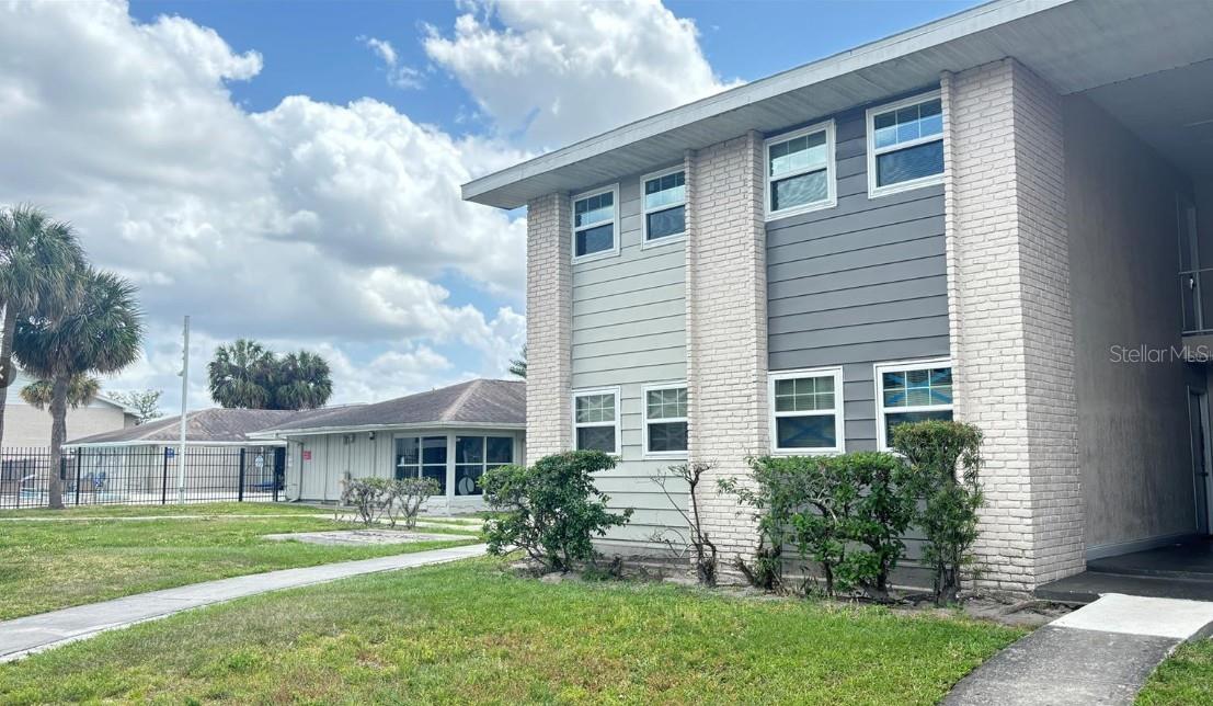 860 Sky Lake Circle, FL