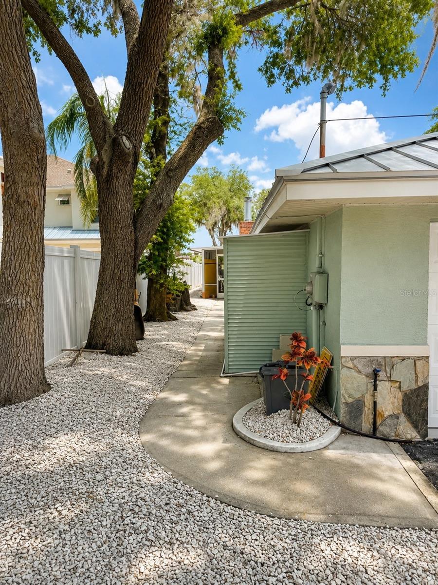 5431 Foley Square, FL