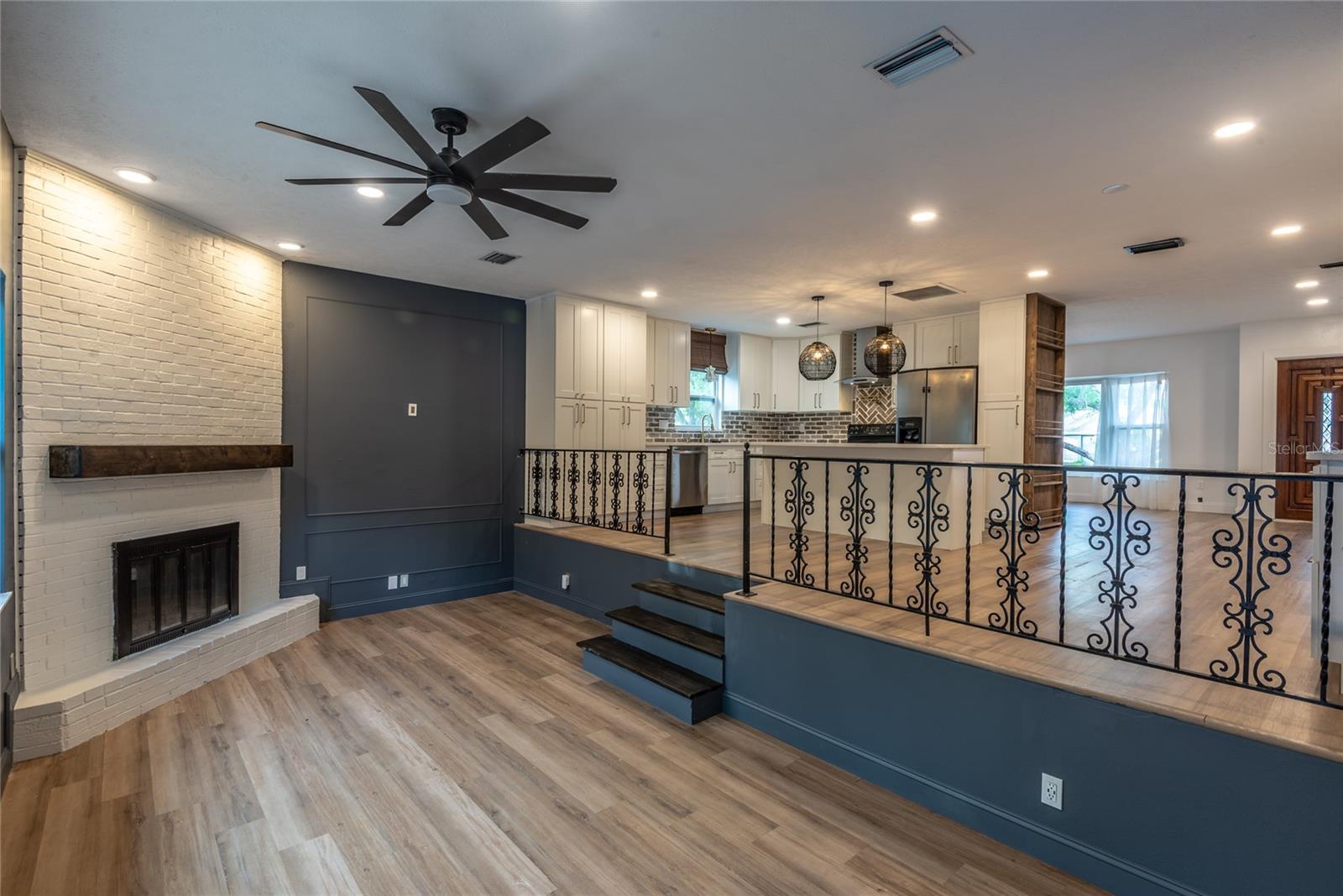 518 Crestover Drive, FL