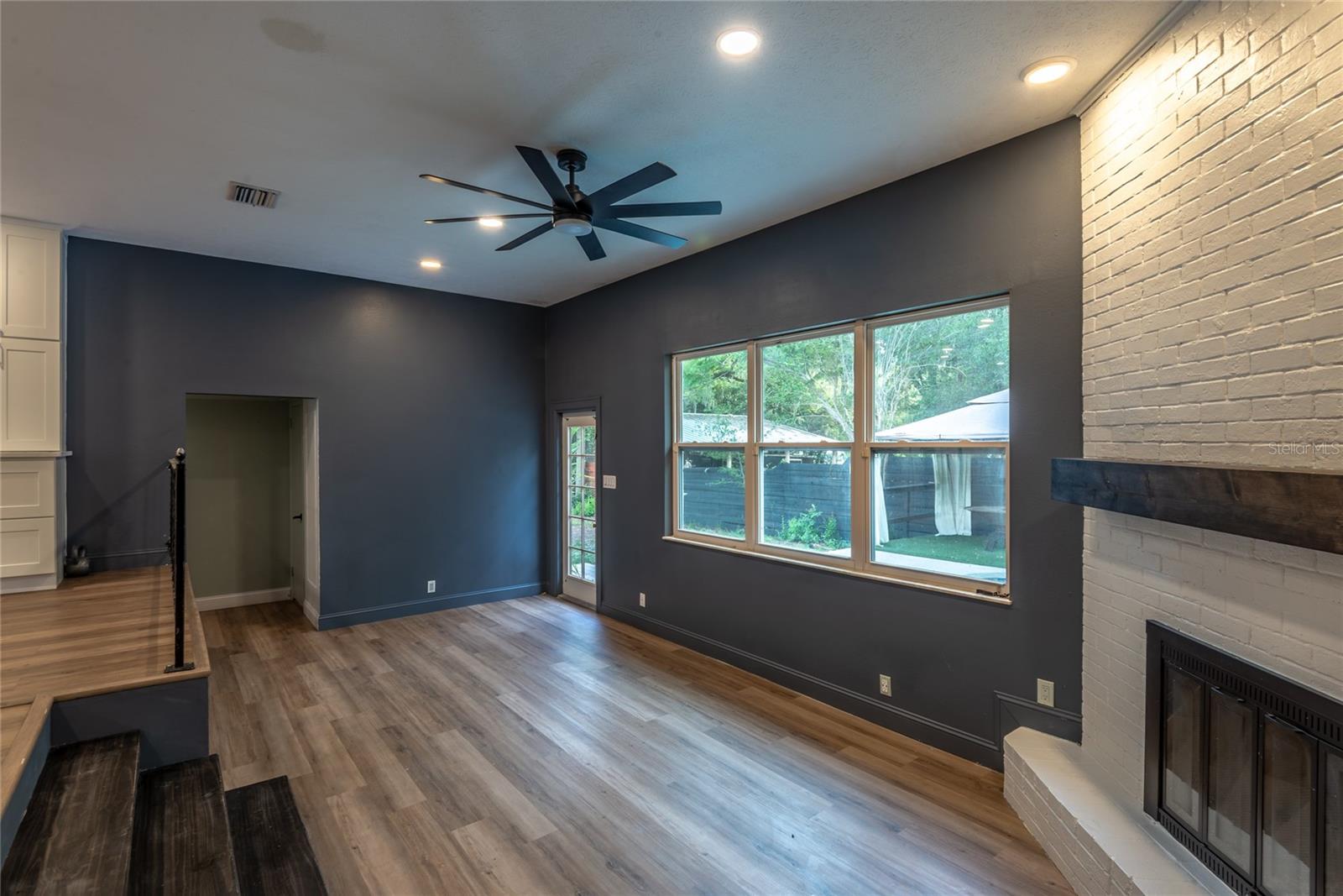 518 Crestover Drive, FL