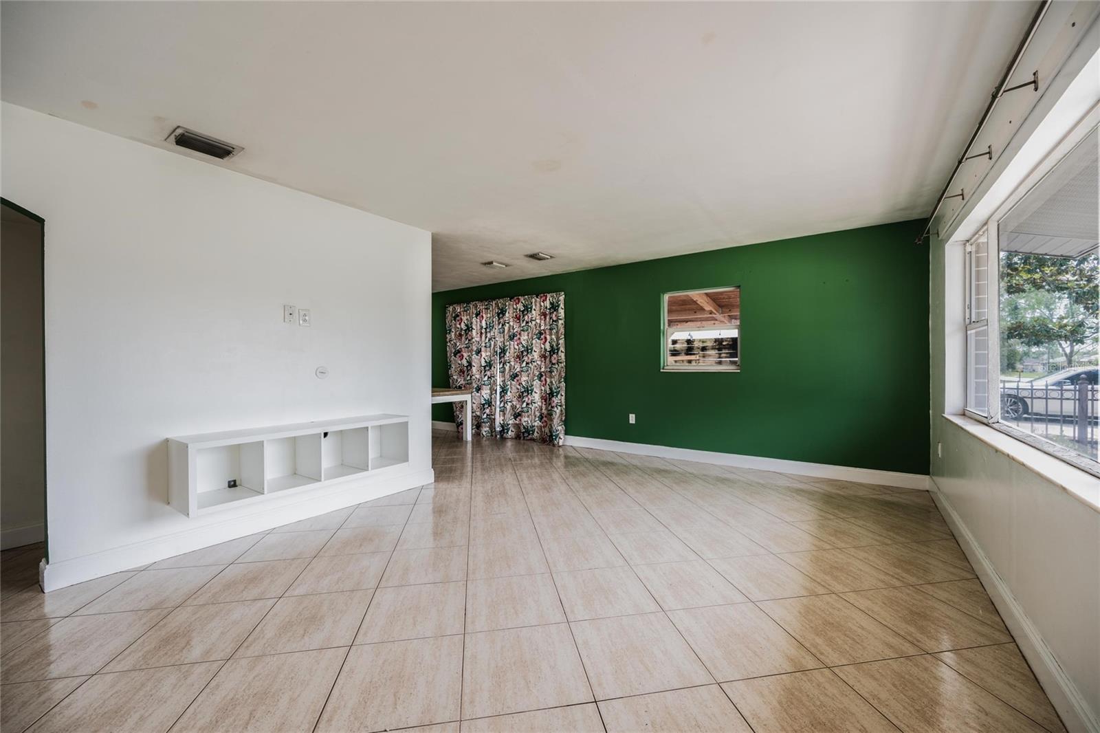 251 Pine Tree Drive, FL