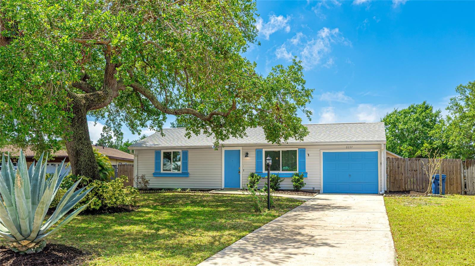 2237 Lockwood Meadows Circle, FL