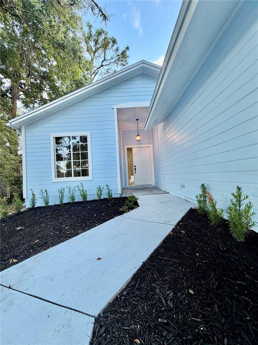 554 Portland Circle, FL