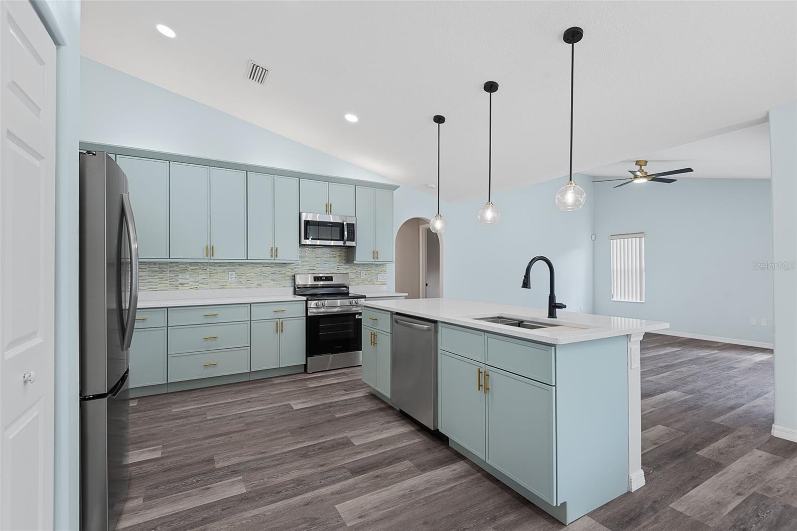14 Colechester Lane, FL