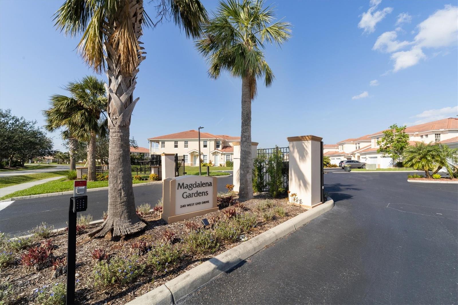 240 End Drive, FL