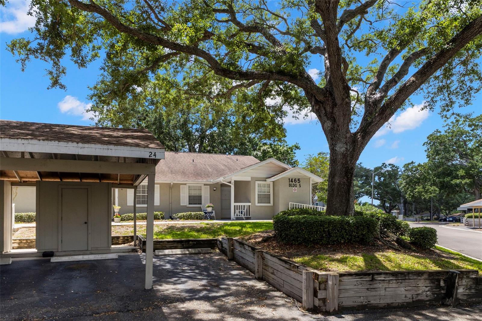 1465 Oak Hill Drive, FL
