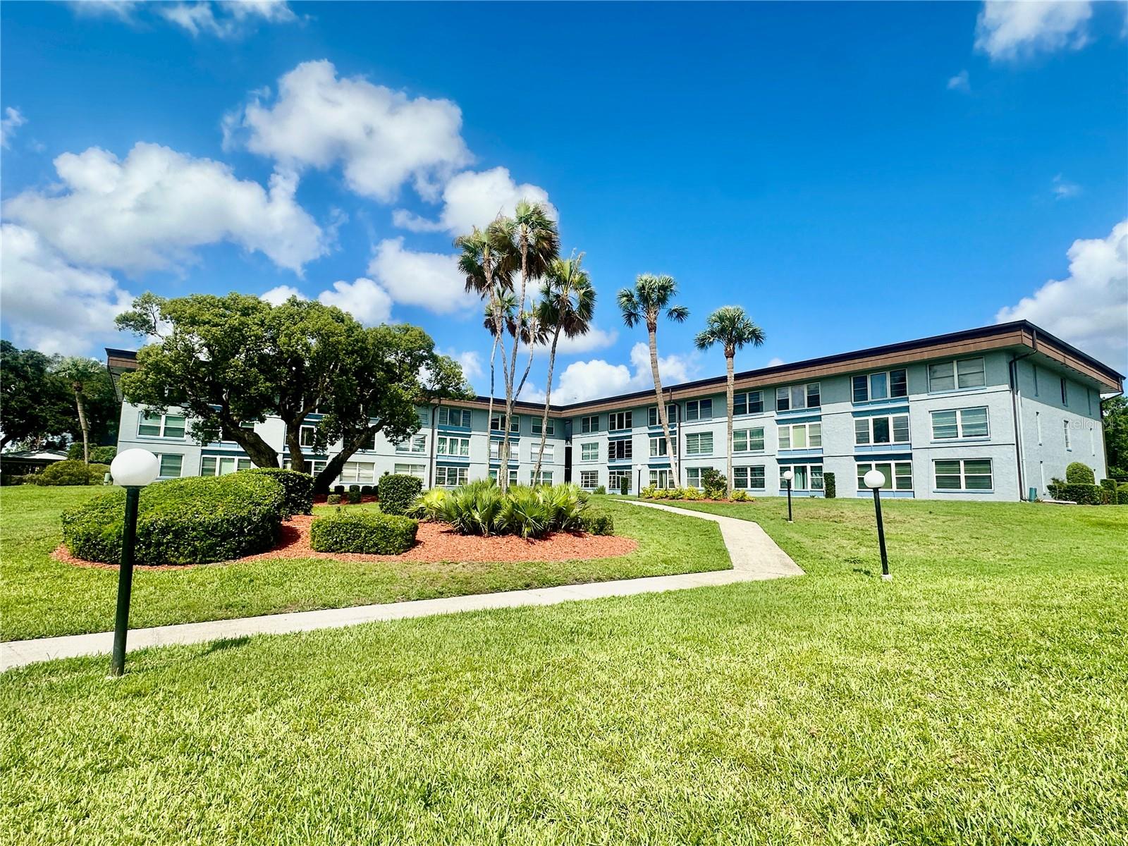 333 Lake Howard Drive, FL