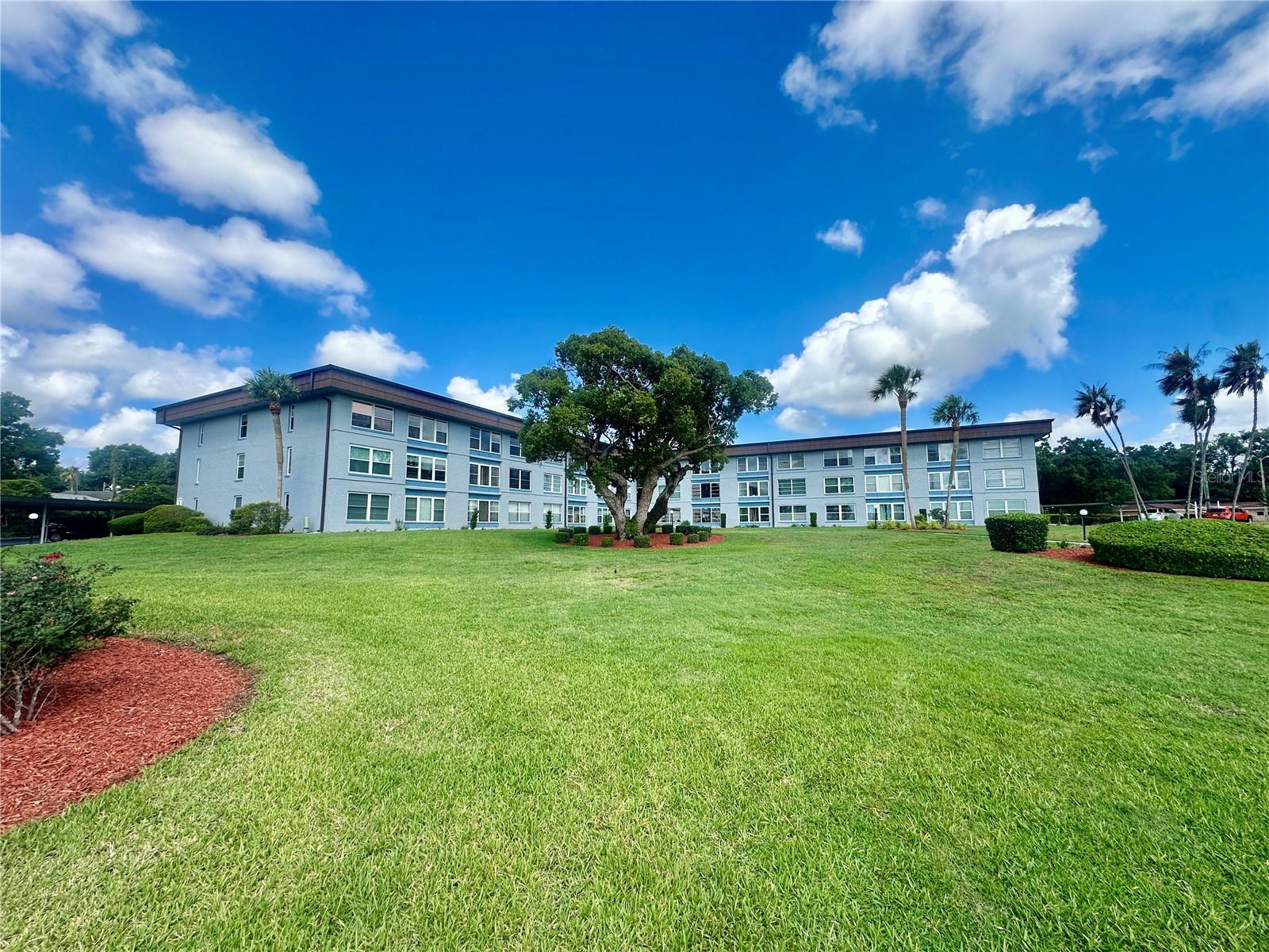 333 Lake Howard Drive, FL