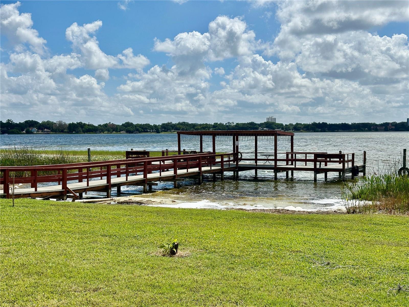 333 Lake Howard Drive, FL