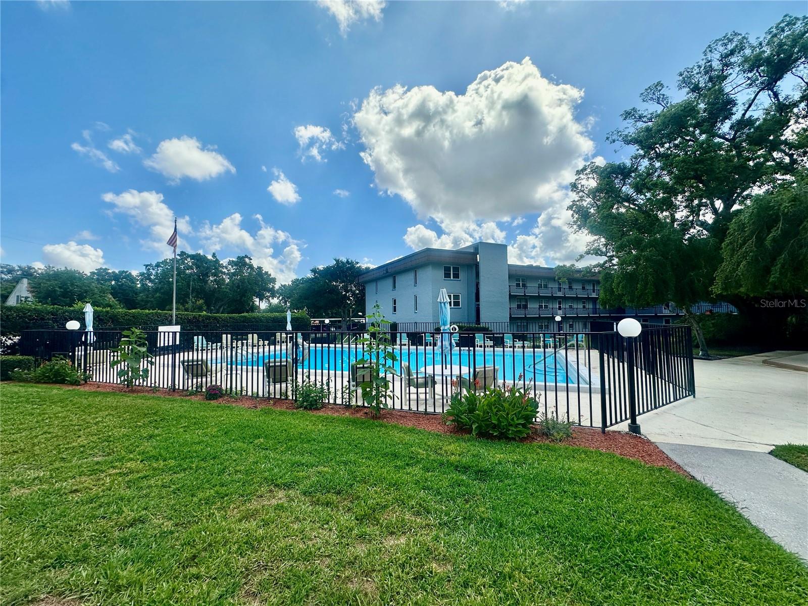 333 Lake Howard Drive, FL