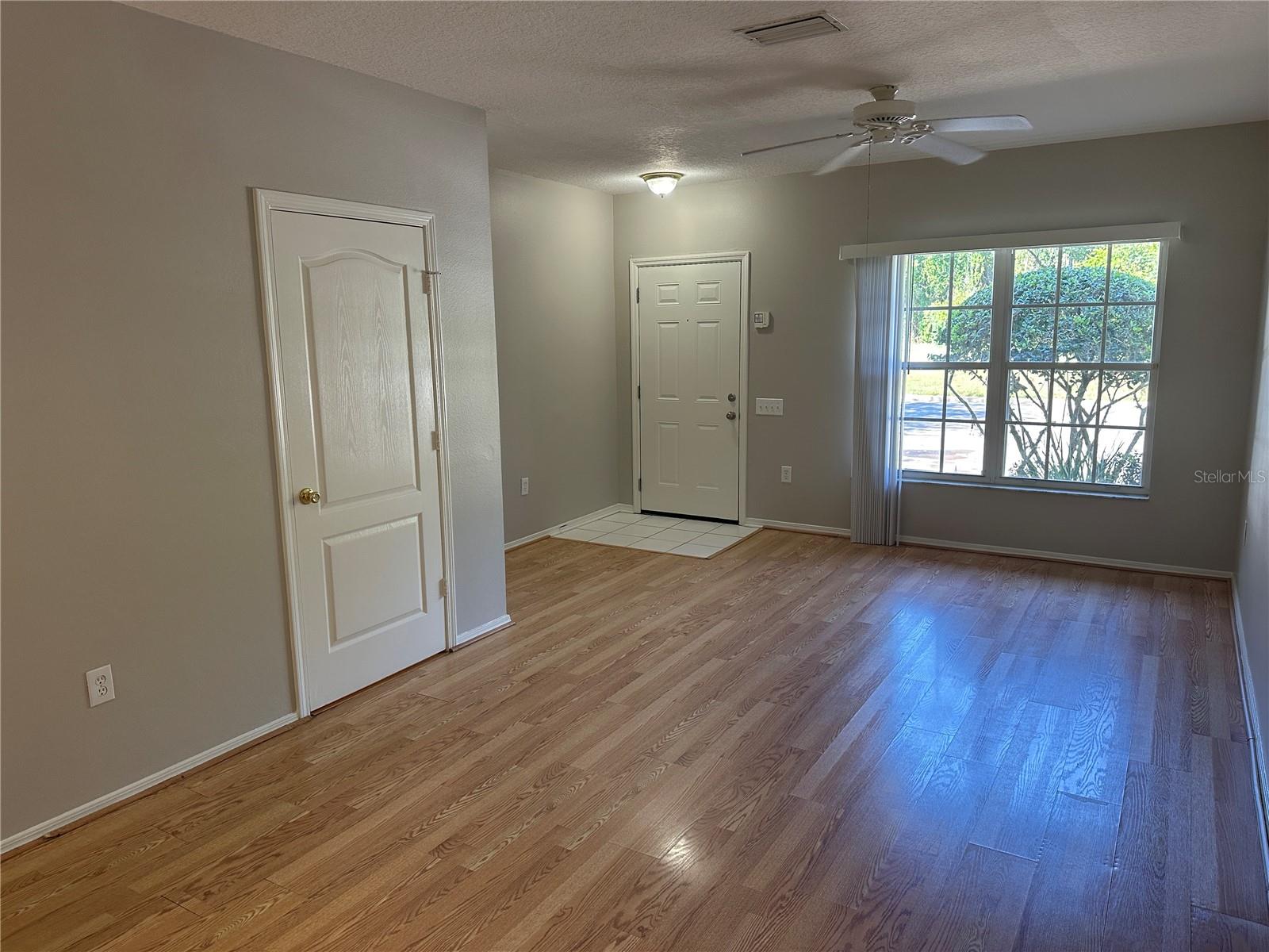 1239 Kennewick Court, FL