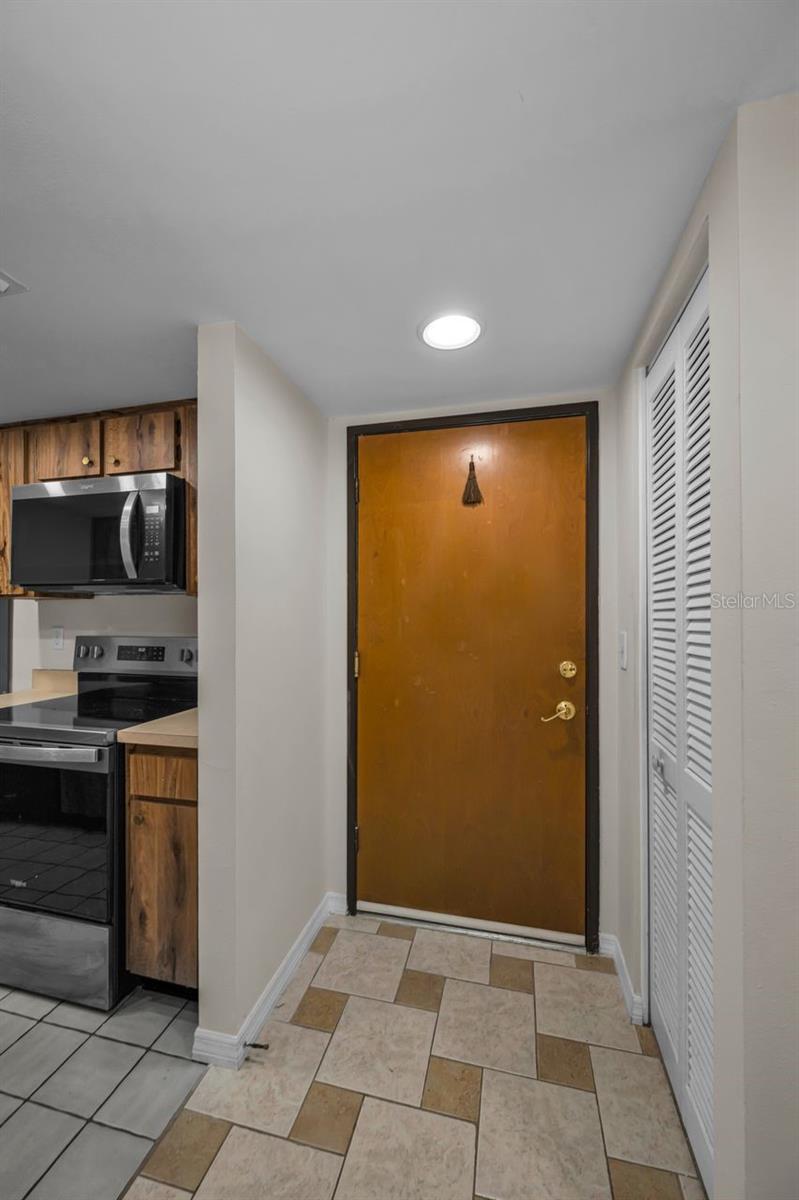2581 Countryside Blvd, FL
