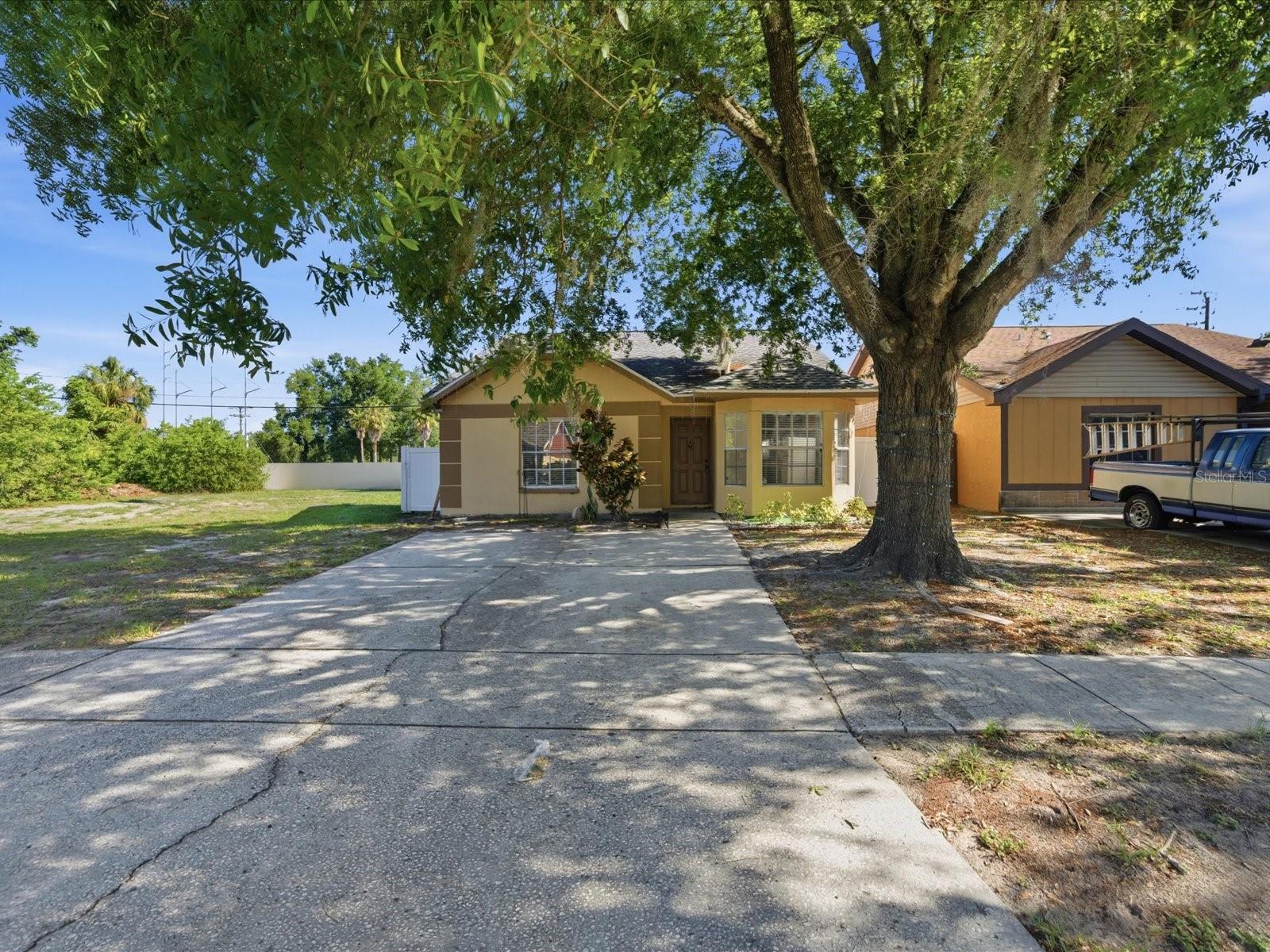 7615 Lemon Wood Court, FL