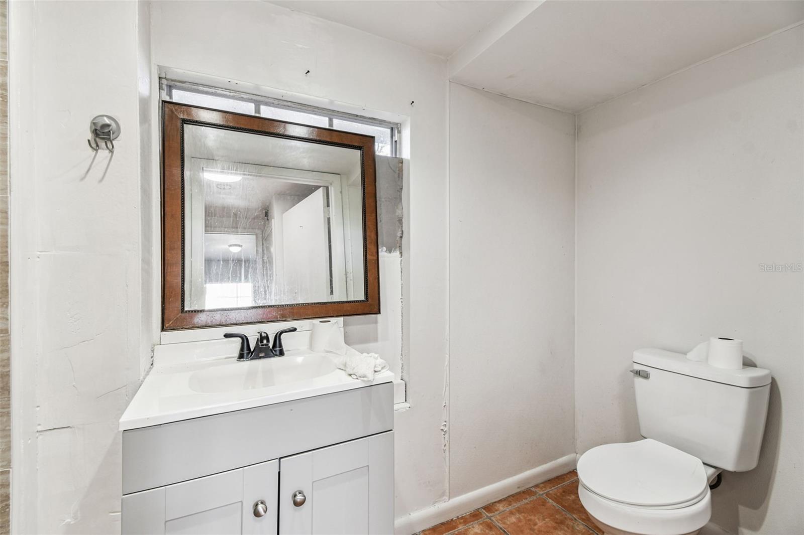 855 Brandon Boulevard, FL