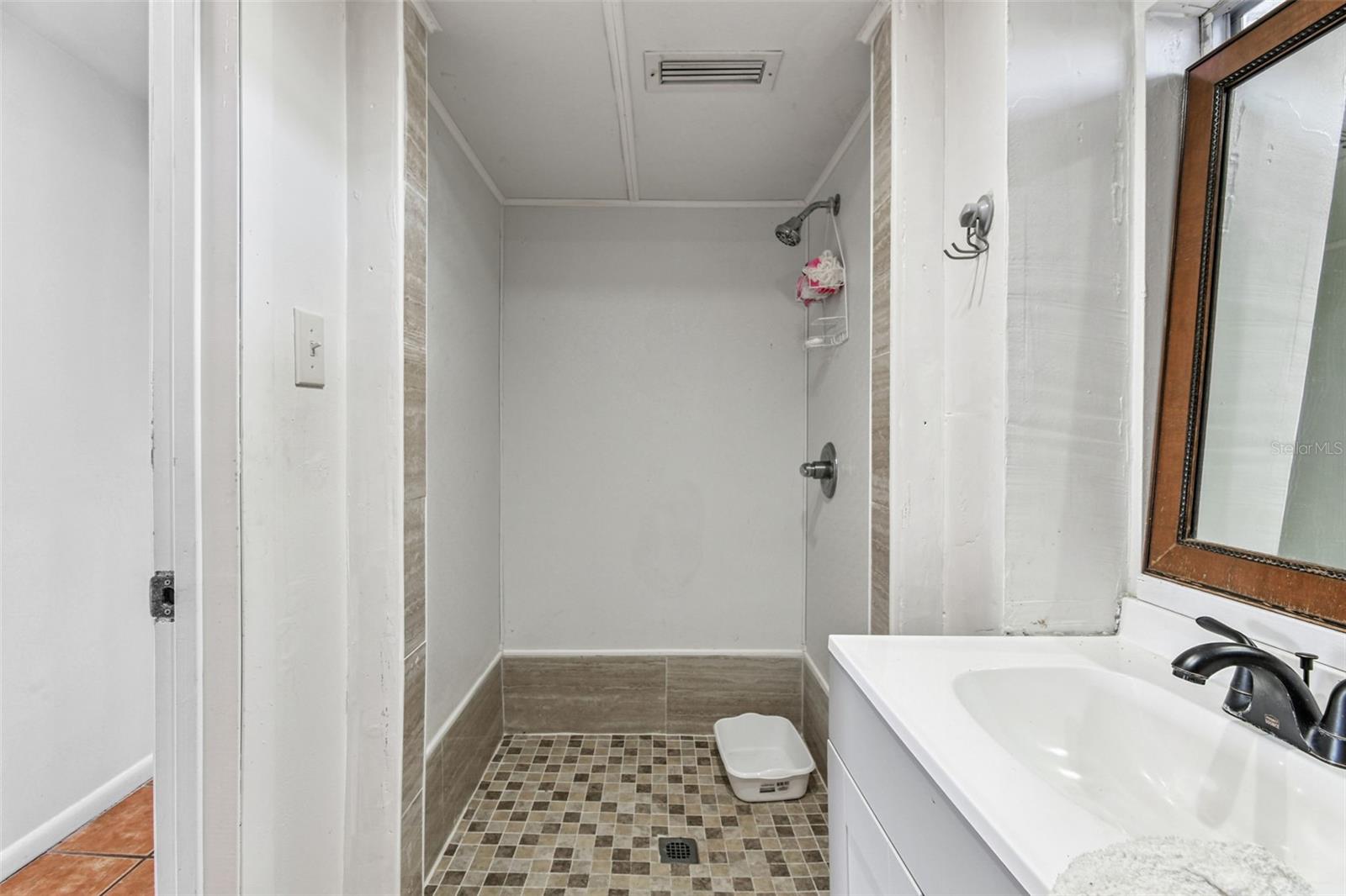 855 Brandon Boulevard, FL