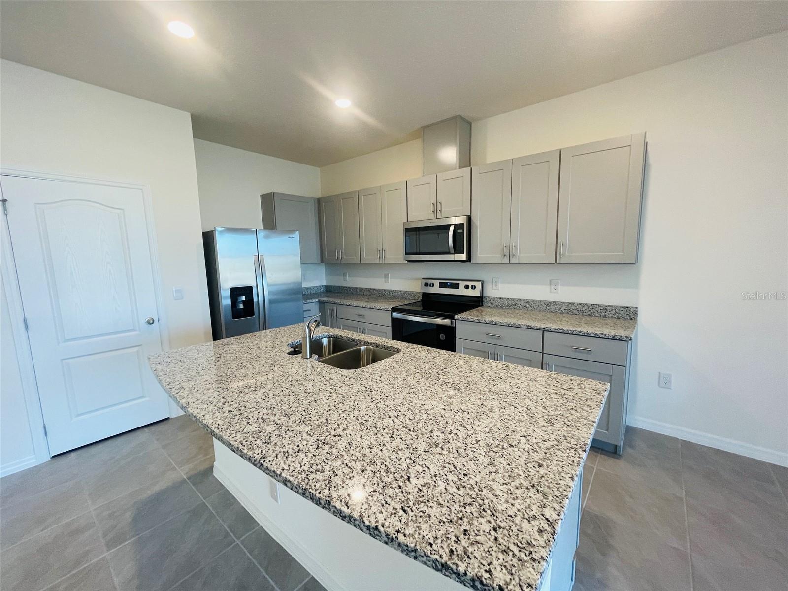 1371 Isleta Loop, FL