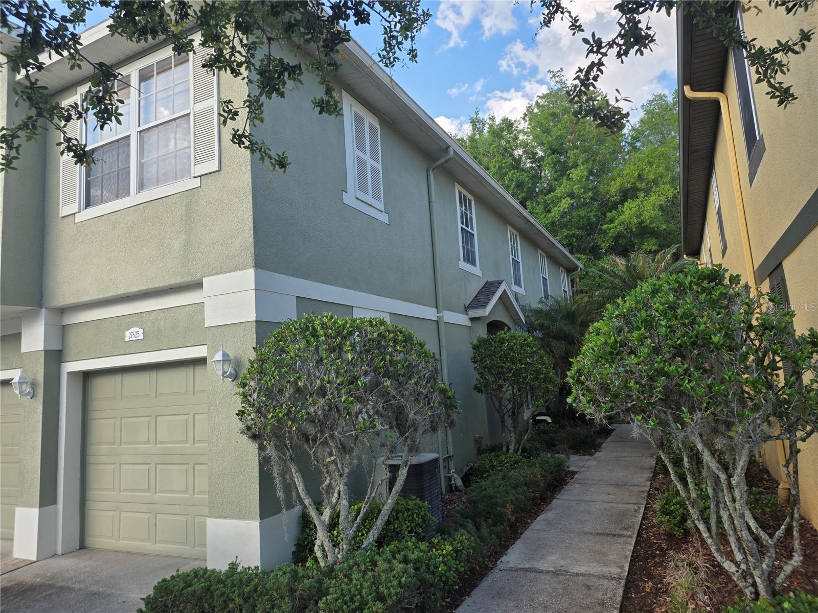 27625 Pleasure Ride Loop, FL