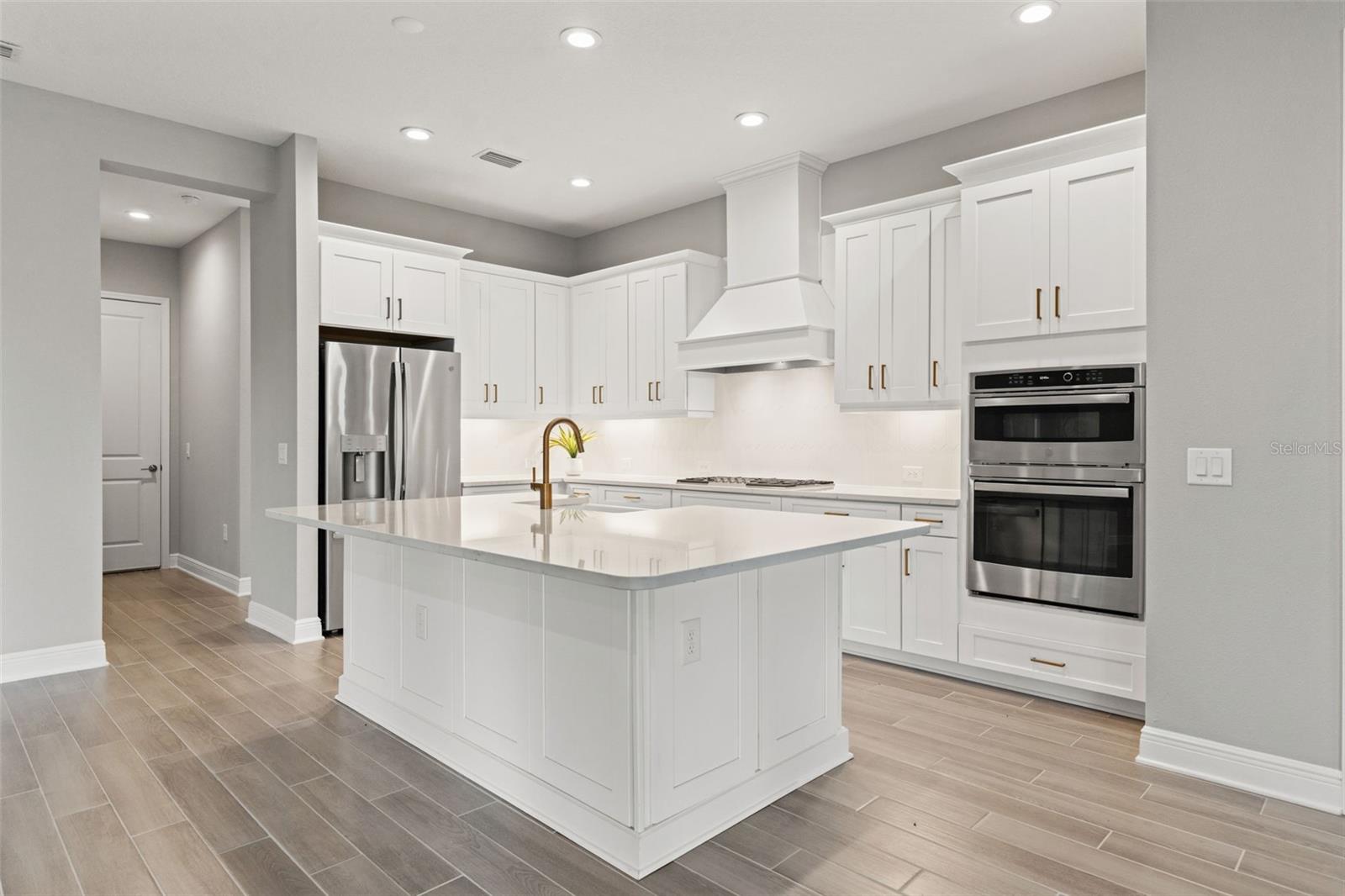 21297 Holmes Circle, FL