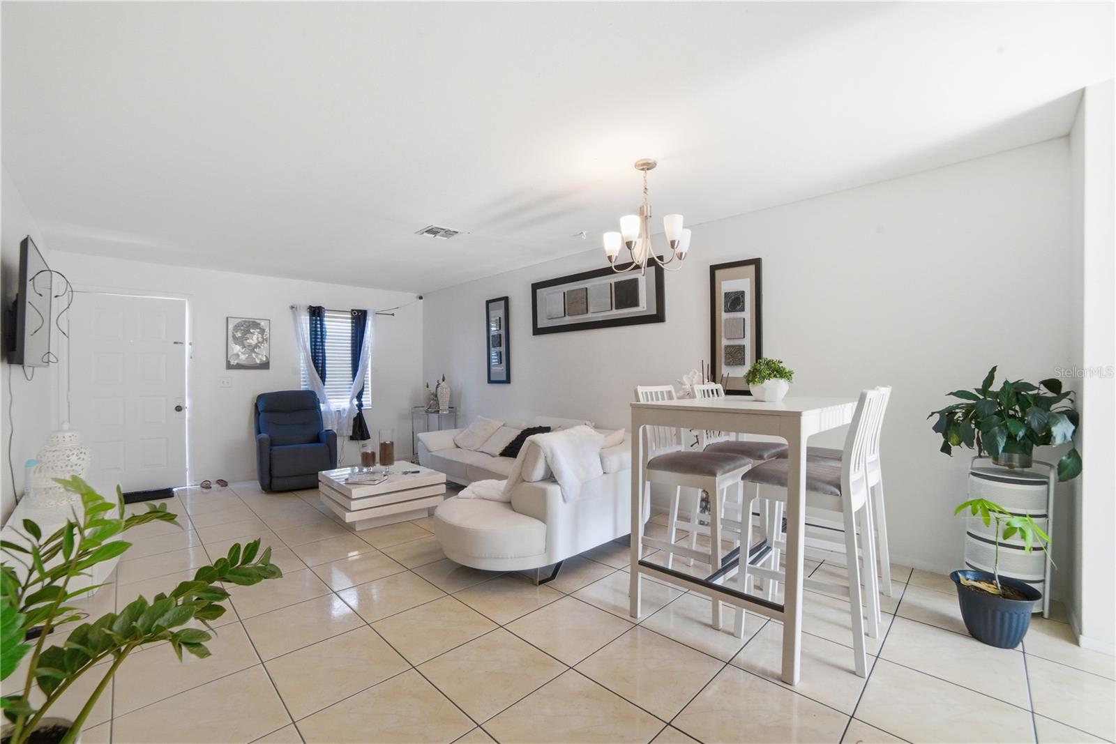 2 Las Palmas Way, FL