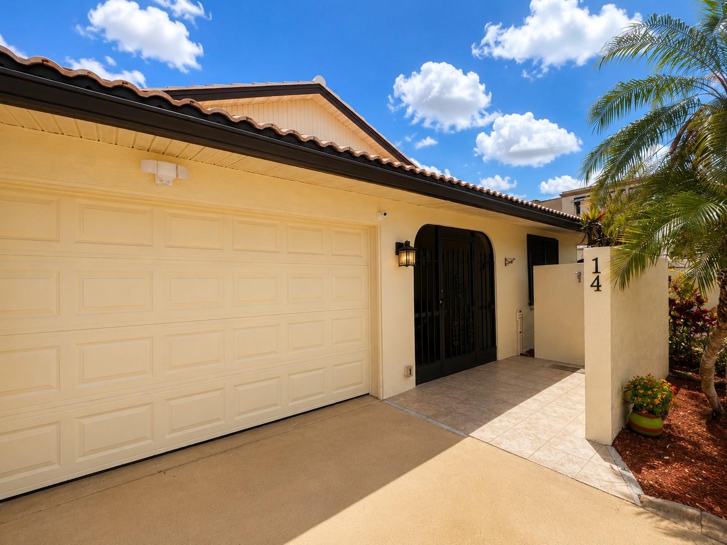 14 Idle Sands Drive, FL